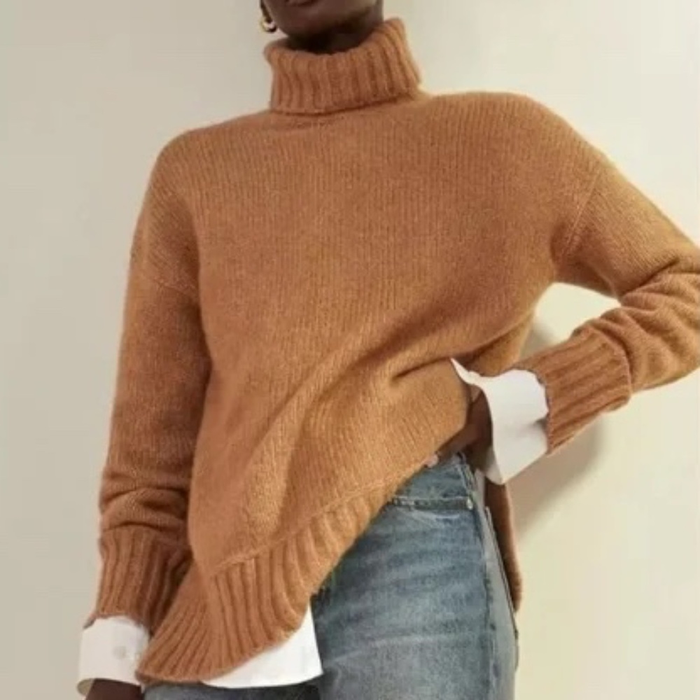 Everlane Orangey Brown Wool Oversized Turtleneck Sweater, size Small